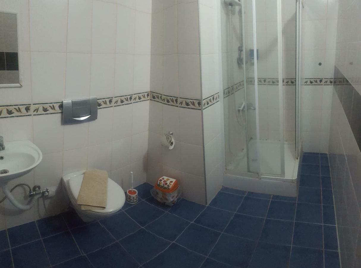 Incilikonak Ula Quarto foto