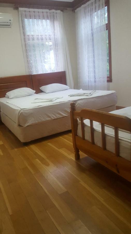 Incilikonak Ula Quarto foto