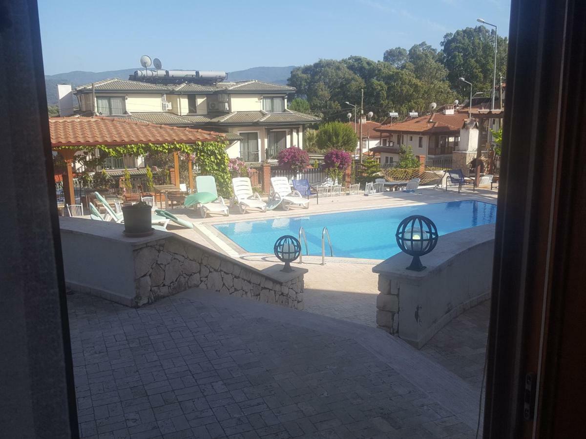 Incilikonak Ula Quarto foto