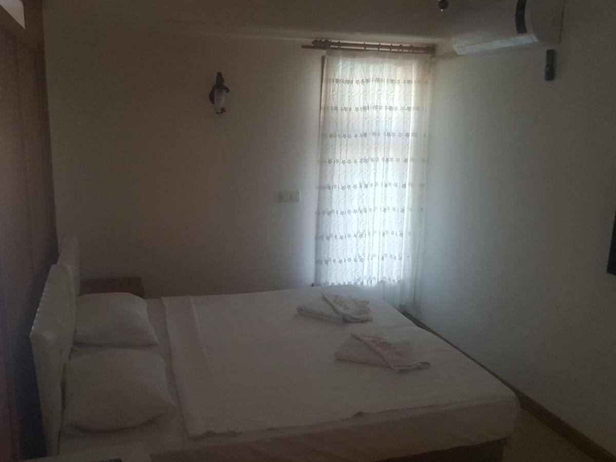 Incilikonak Ula Quarto foto