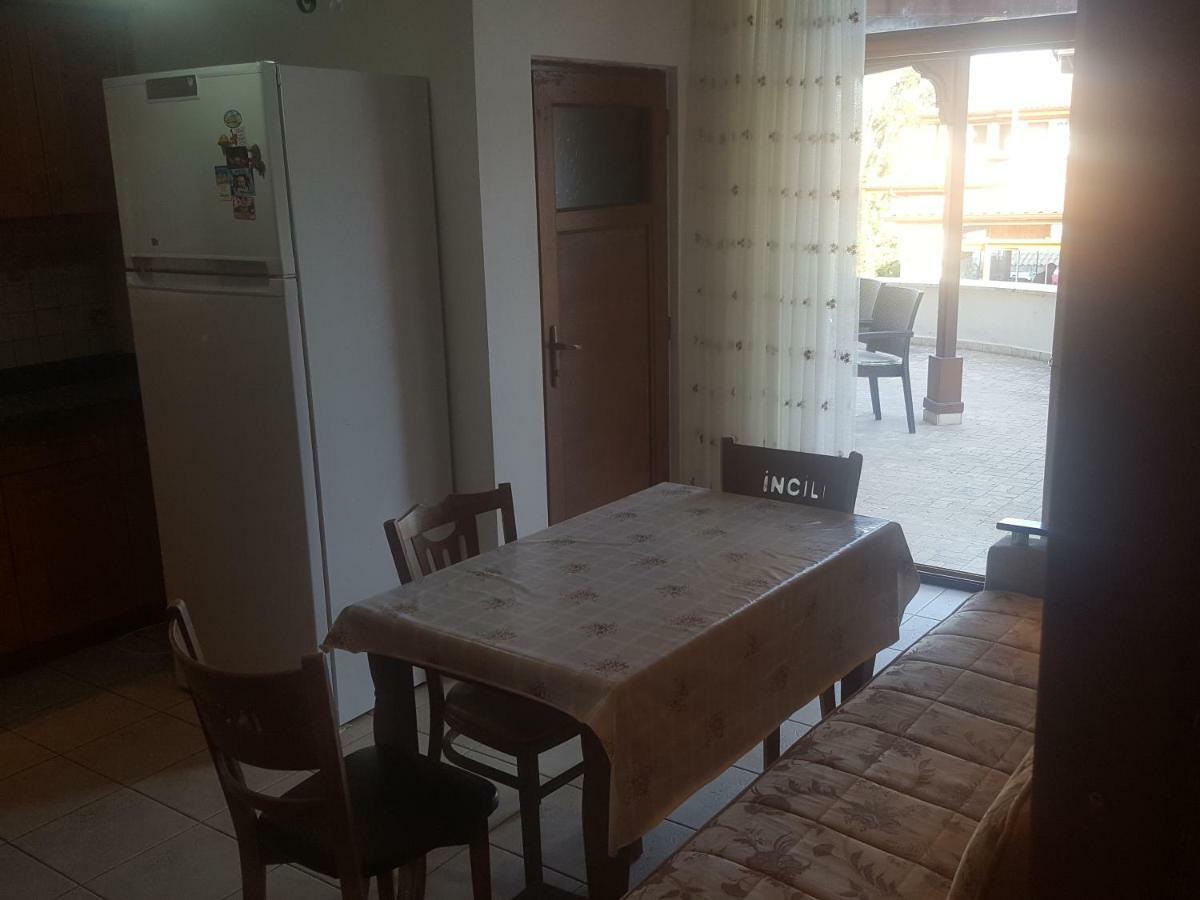 Incilikonak Ula Quarto foto